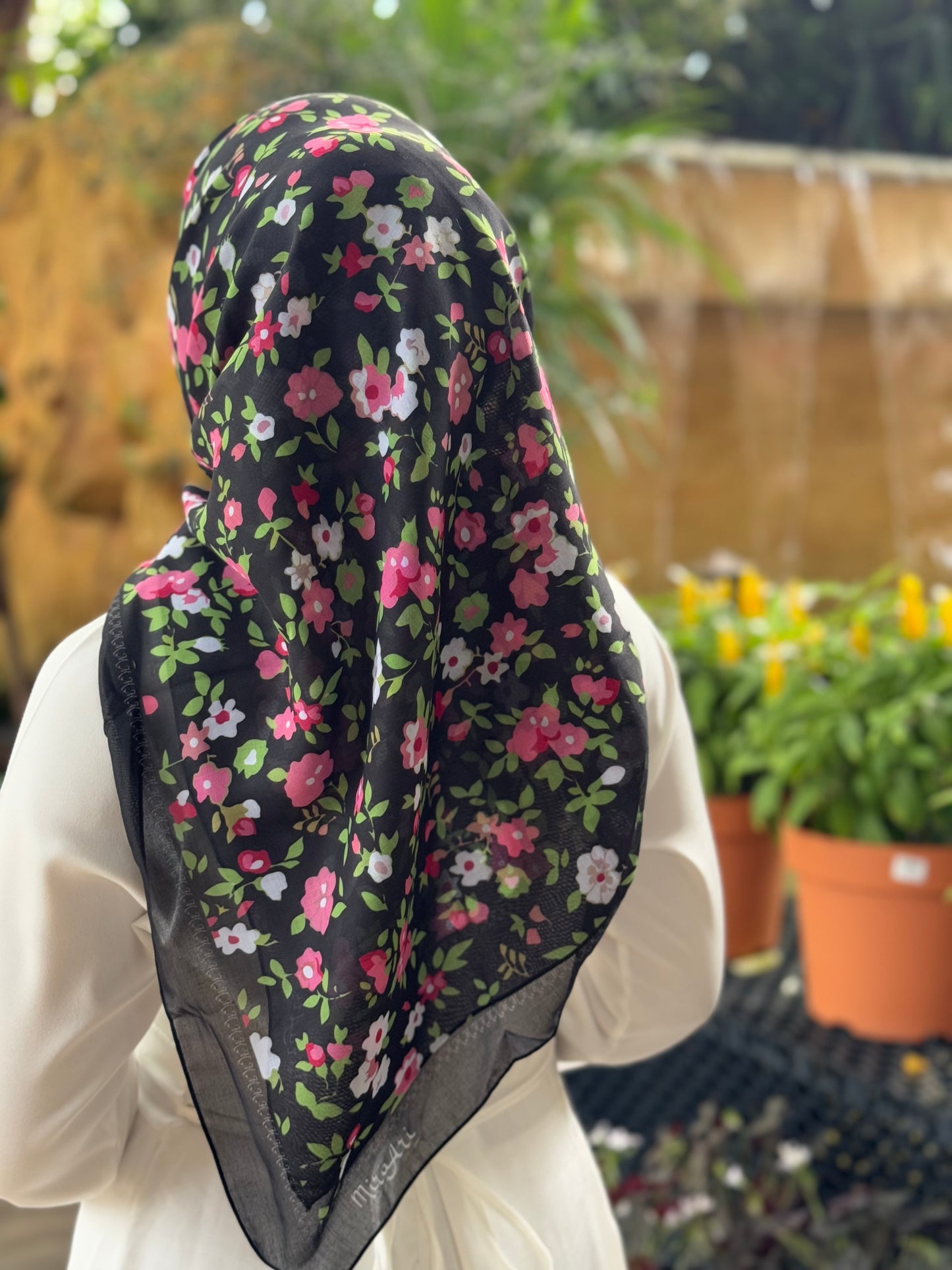 Flora Hitam