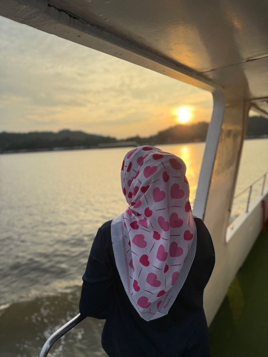 Loves pink